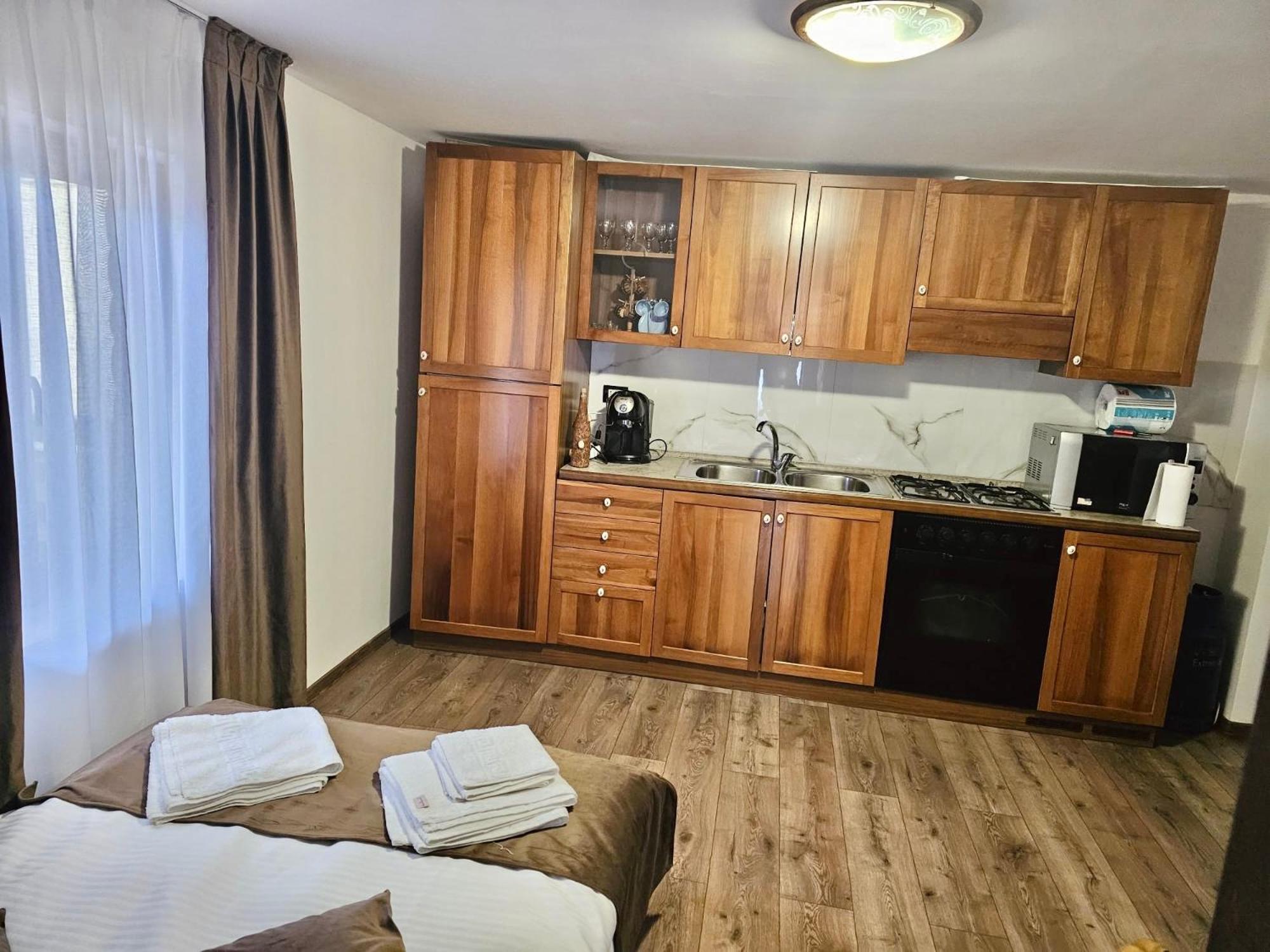 Casuta Adelina Borsa Villa Bagian luar foto