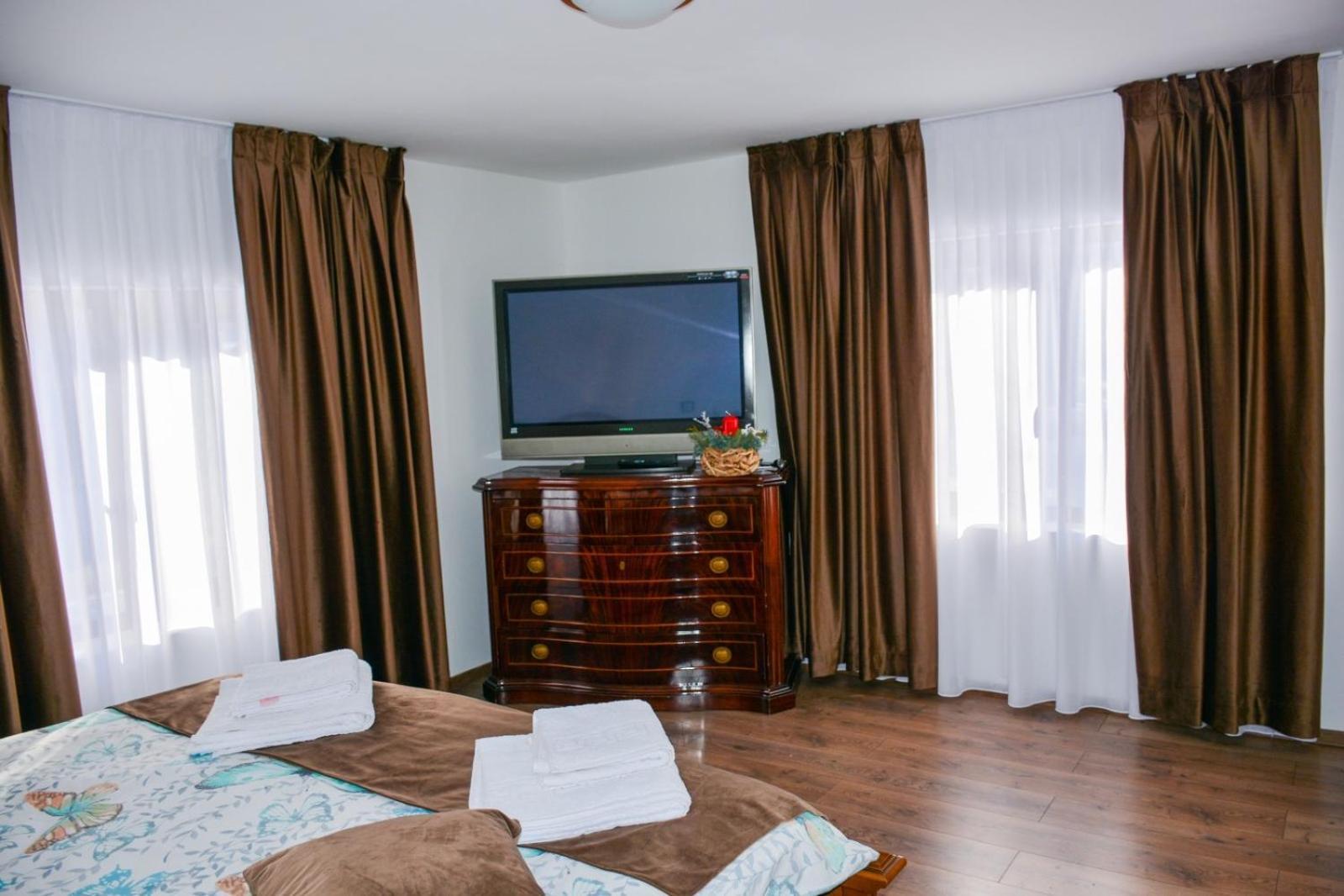 Casuta Adelina Borsa Villa Bagian luar foto