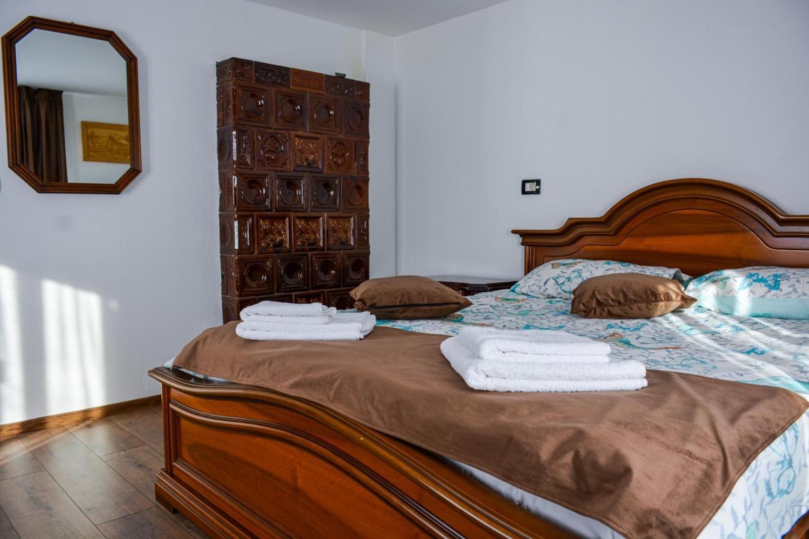 Casuta Adelina Borsa Villa Bagian luar foto