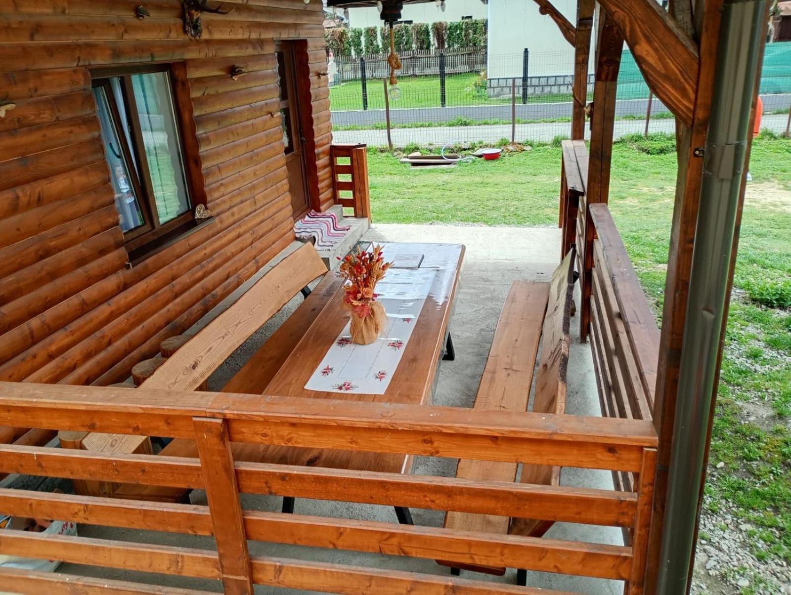 Casuta Adelina Borsa Villa Bagian luar foto